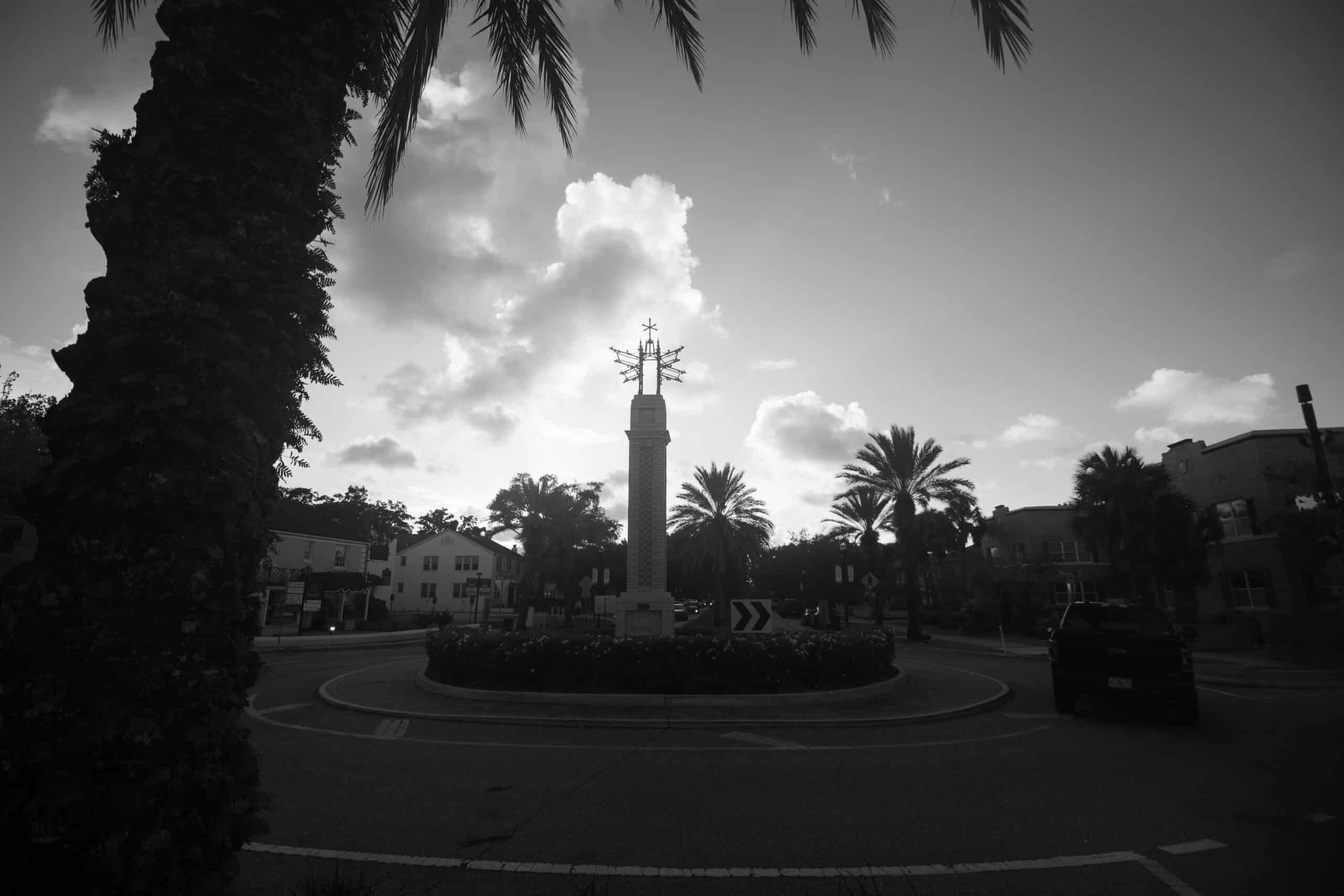 How to Judge Gaps at Roundabouts 1