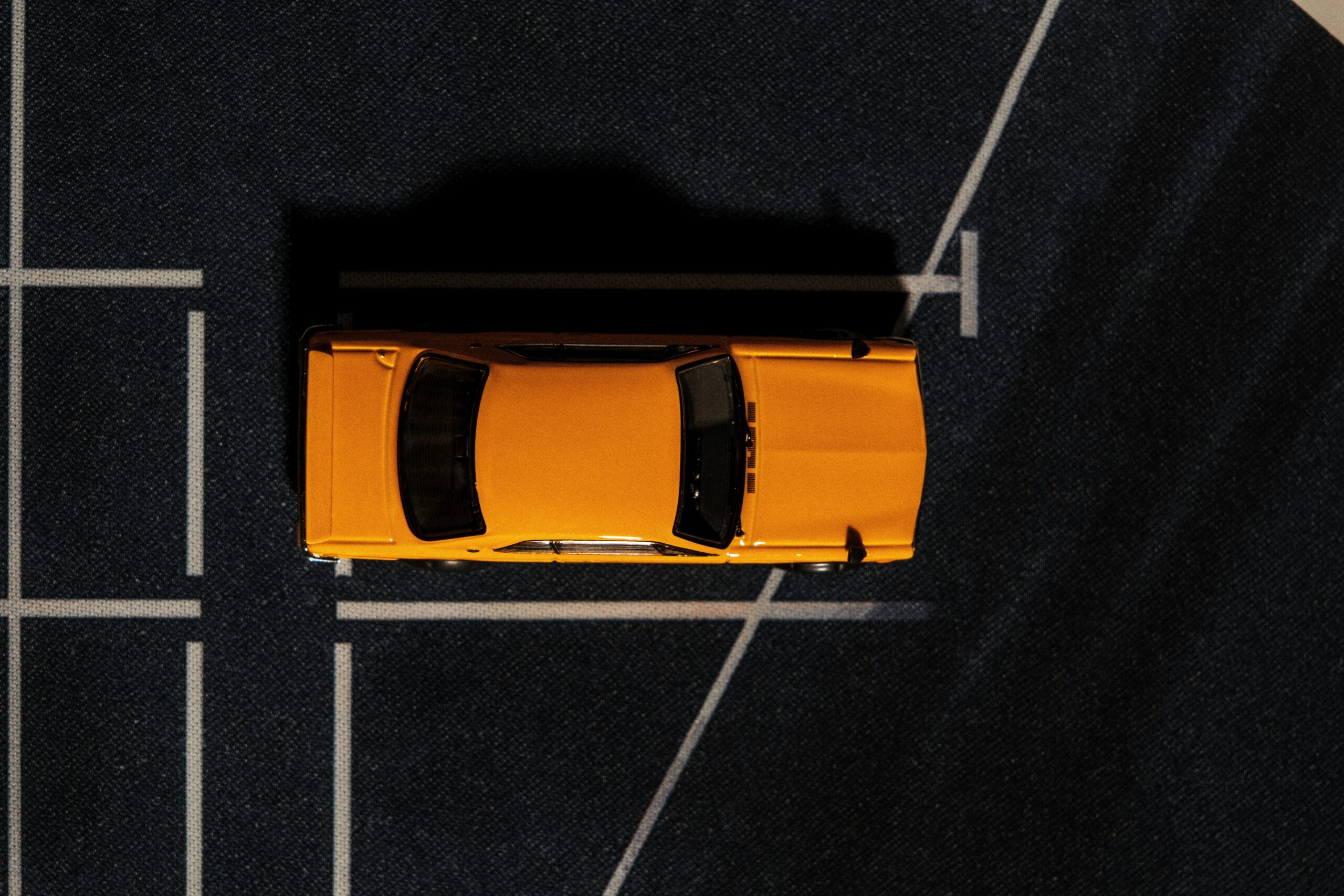 How to Position the Car Correctly on Narrow Roads 3